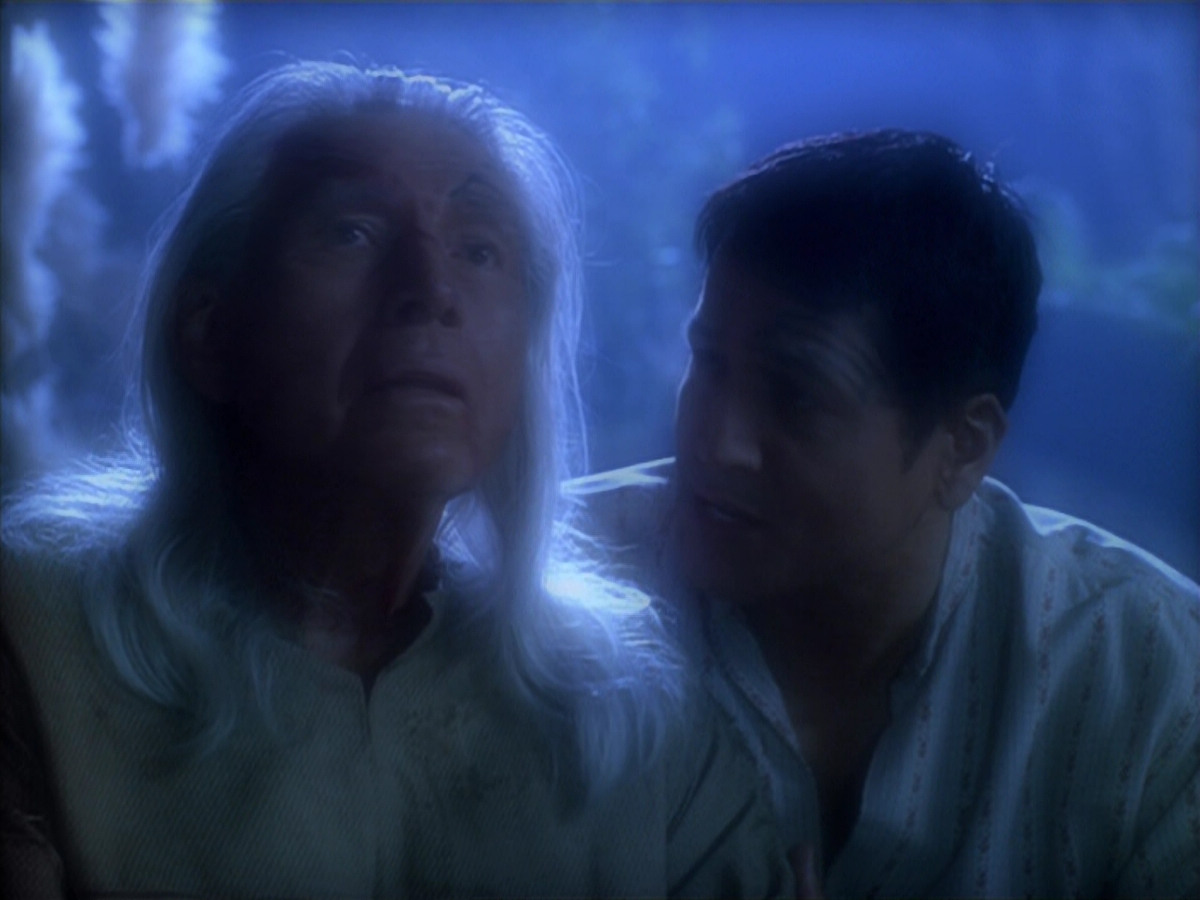 extant_StarTrek_VOY_5x19-TheFight_02541.jpg