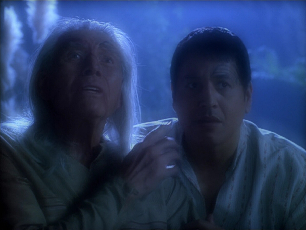 extant_StarTrek_VOY_5x19-TheFight_02559.jpg