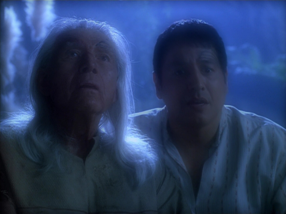 extant_StarTrek_VOY_5x19-TheFight_02563.jpg