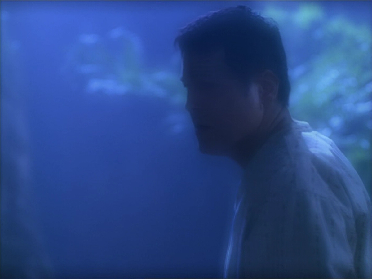 extant_StarTrek_VOY_5x19-TheFight_02605.jpg