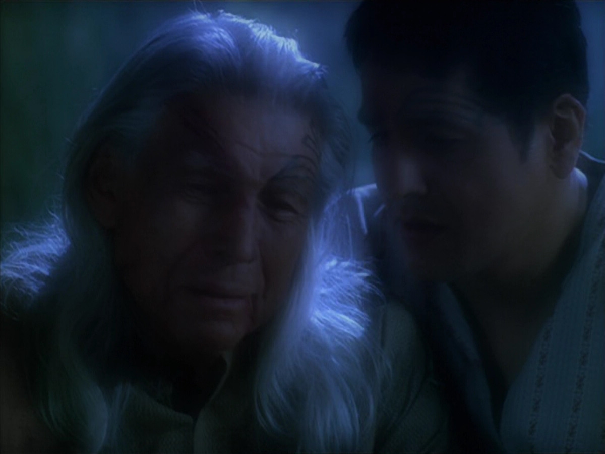 extant_StarTrek_VOY_5x19-TheFight_02627.jpg