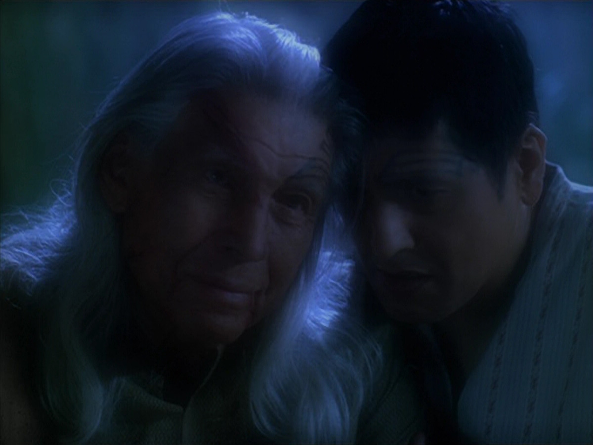 extant_StarTrek_VOY_5x19-TheFight_02645.jpg