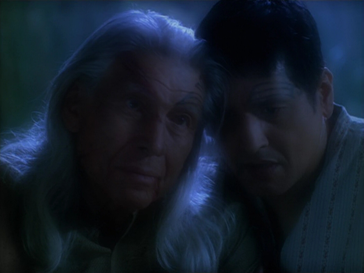 extant_StarTrek_VOY_5x19-TheFight_02647.jpg