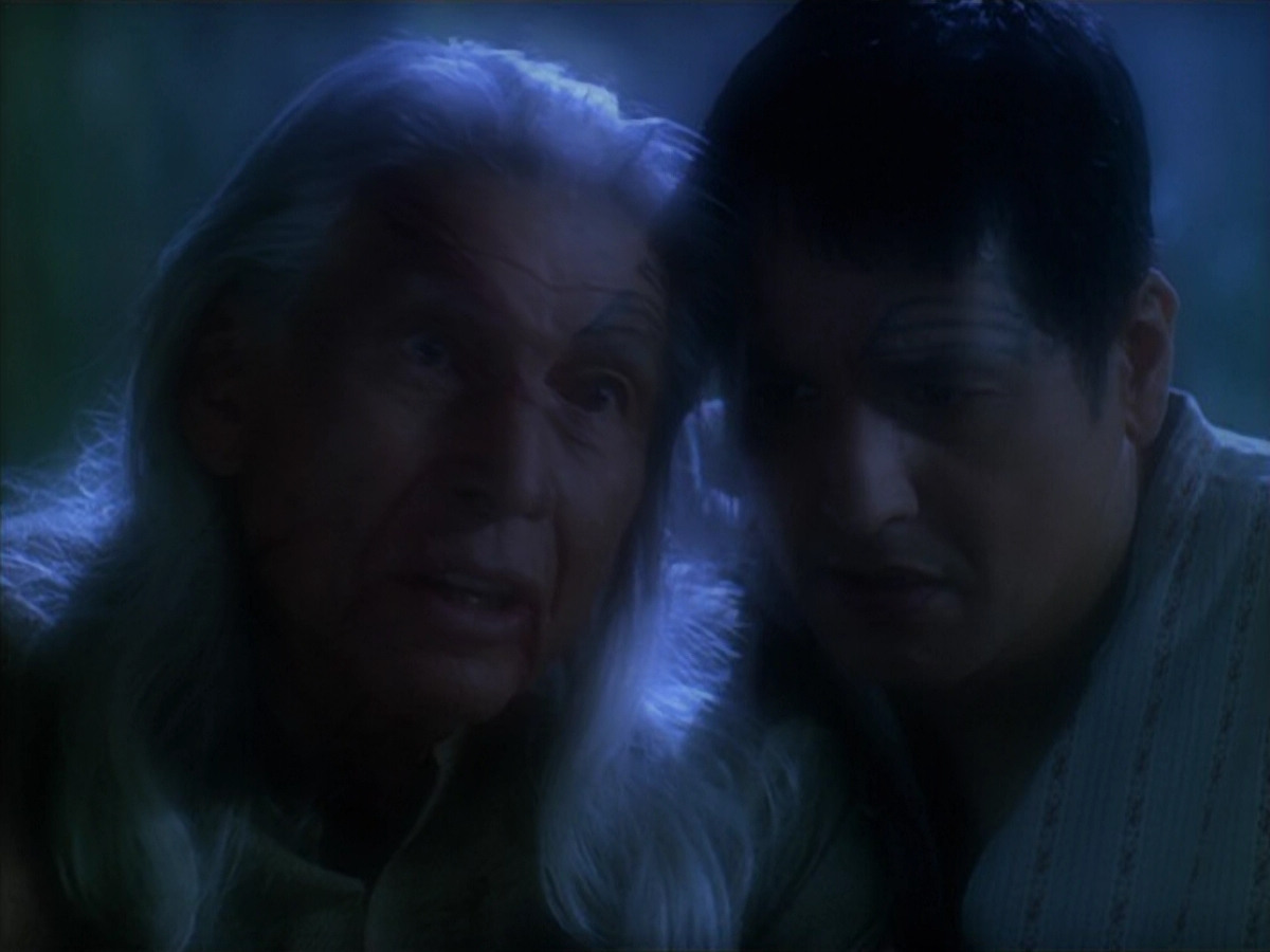 extant_StarTrek_VOY_5x19-TheFight_02649.jpg