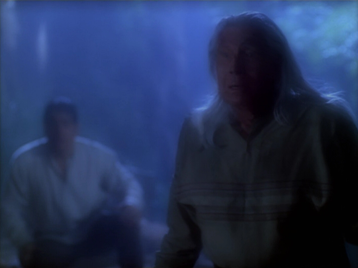 extant_StarTrek_VOY_5x19-TheFight_02673.jpg