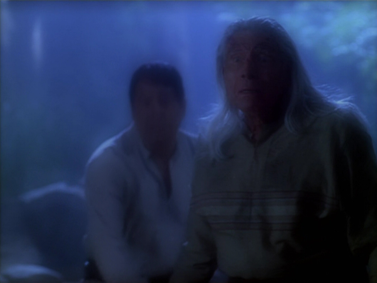extant_StarTrek_VOY_5x19-TheFight_02679.jpg