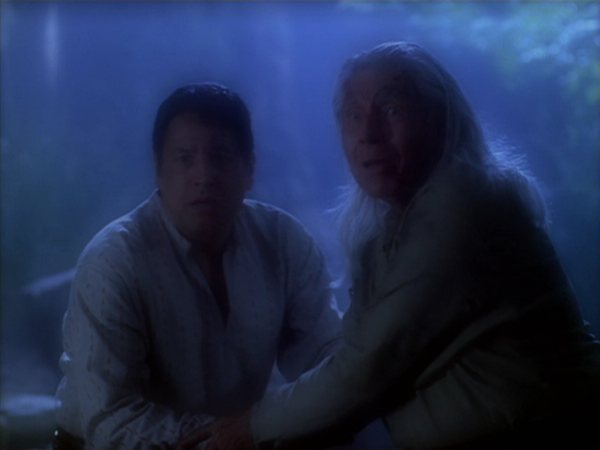 extant_StarTrek_VOY_5x19-TheFight_02683.jpg
