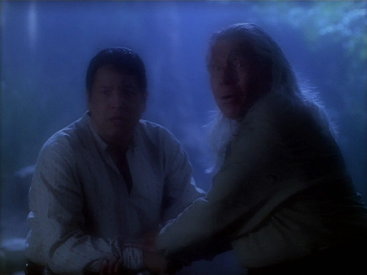extant_StarTrek_VOY_5x19-TheFight_02684.jpg