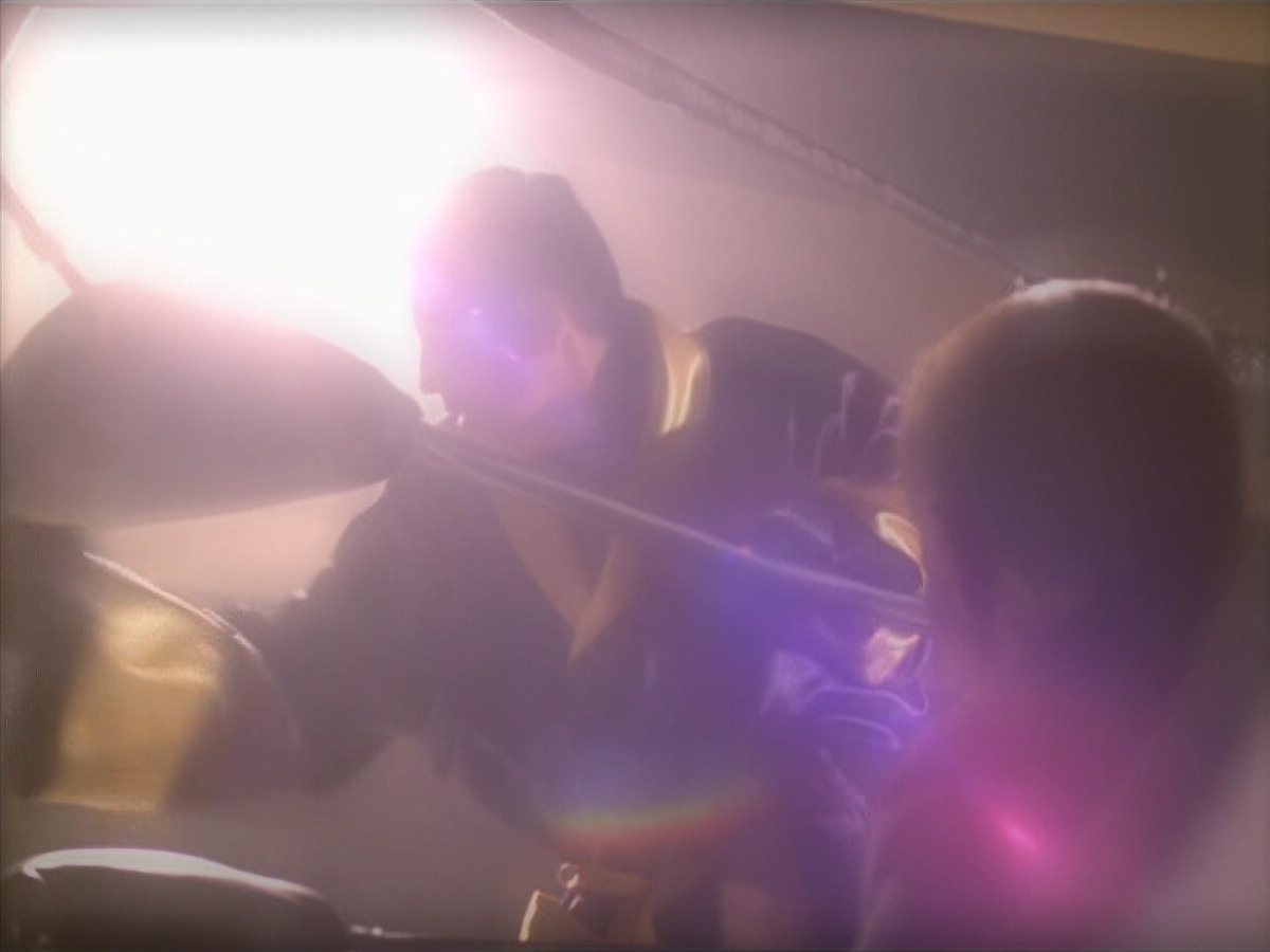 extant_StarTrek_VOY_5x19-TheFight_02713.jpg