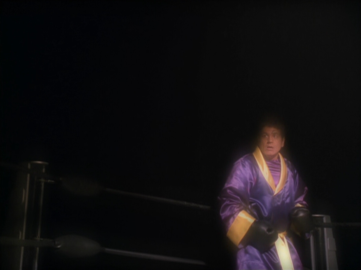 extant_StarTrek_VOY_5x19-TheFight_02715.jpg