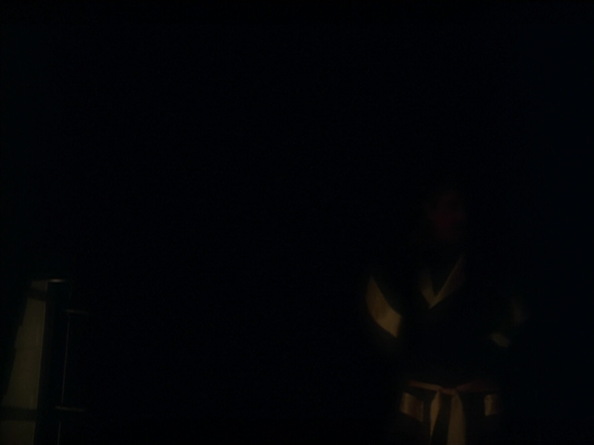 extant_StarTrek_VOY_5x19-TheFight_02718.jpg