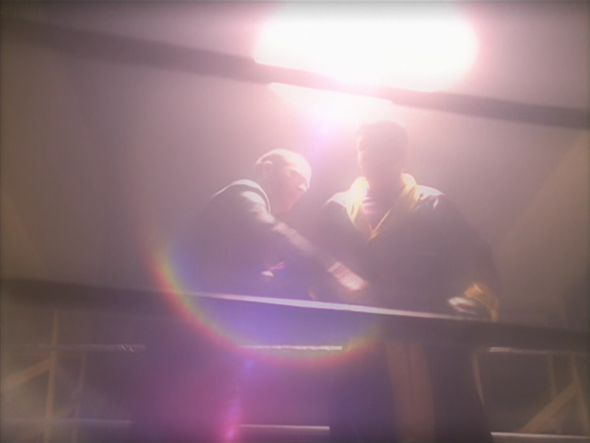 extant_StarTrek_VOY_5x19-TheFight_02734.jpg