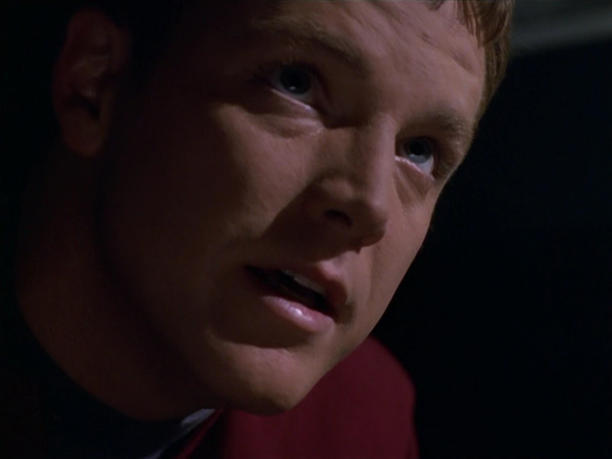 extant_StarTrek_VOY_5x19-TheFight_02752.jpg