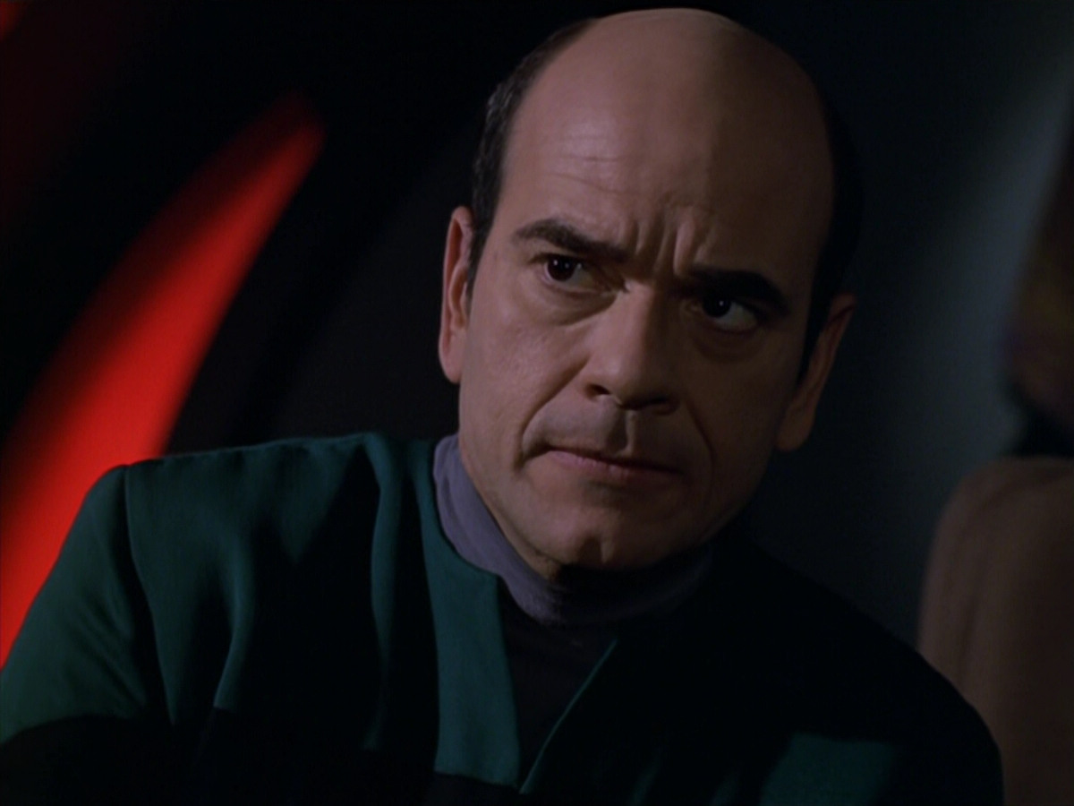 extant_StarTrek_VOY_5x19-TheFight_02753.jpg