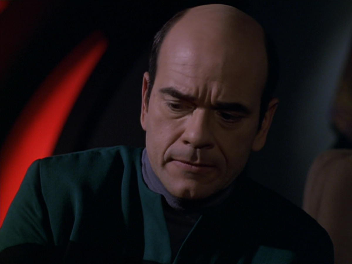 extant_StarTrek_VOY_5x19-TheFight_02754.jpg