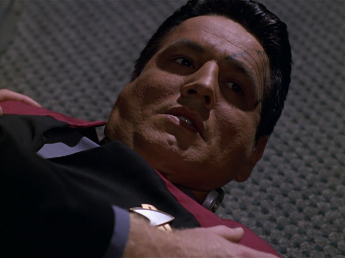extant_StarTrek_VOY_5x19-TheFight_02758.jpg