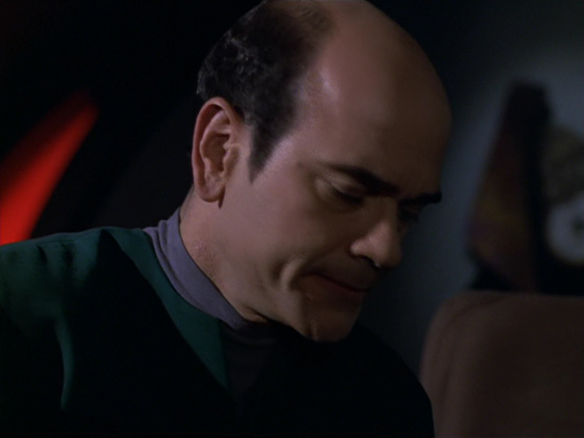 extant_StarTrek_VOY_5x19-TheFight_02781.jpg