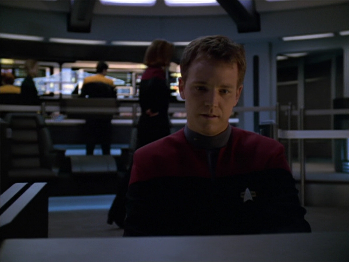 extant_StarTrek_VOY_5x19-TheFight_02813.jpg