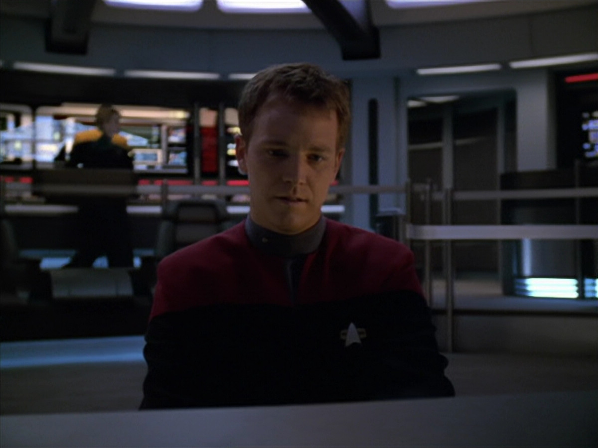 extant_StarTrek_VOY_5x19-TheFight_02814.jpg