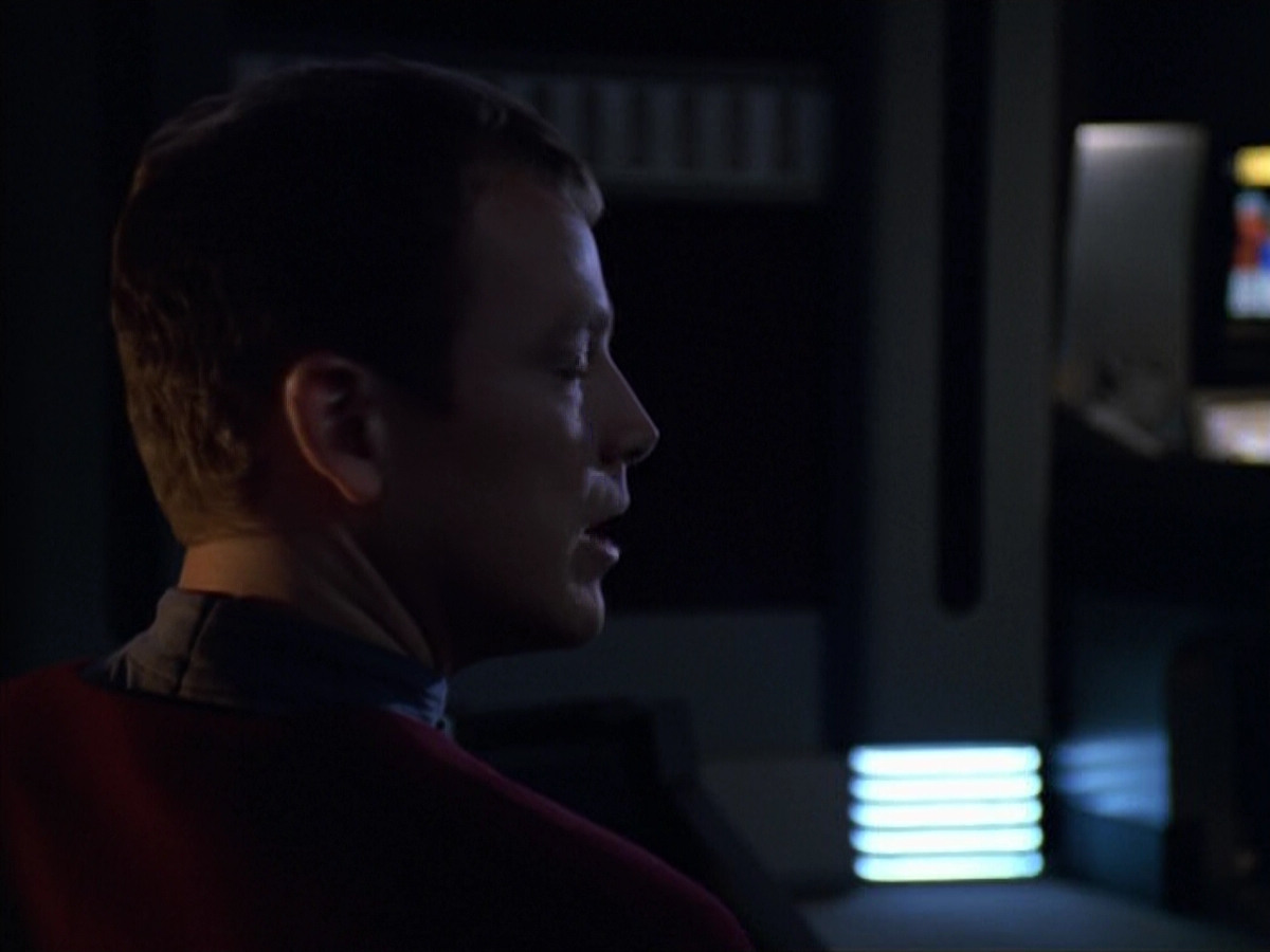 extant_StarTrek_VOY_5x19-TheFight_02846.jpg