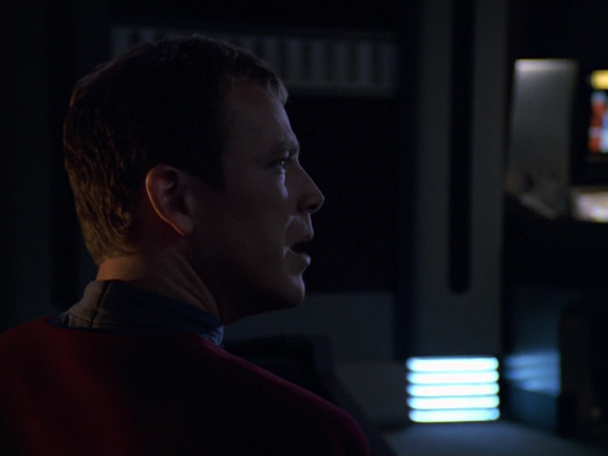 extant_StarTrek_VOY_5x19-TheFight_02849.jpg