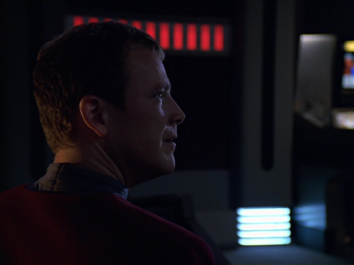 extant_StarTrek_VOY_5x19-TheFight_02850.jpg