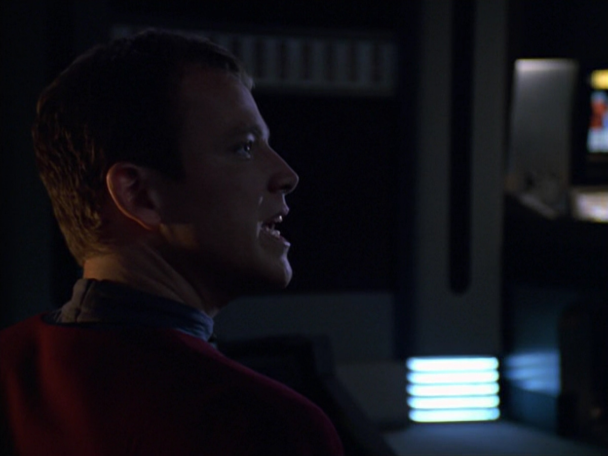 extant_StarTrek_VOY_5x19-TheFight_02851.jpg