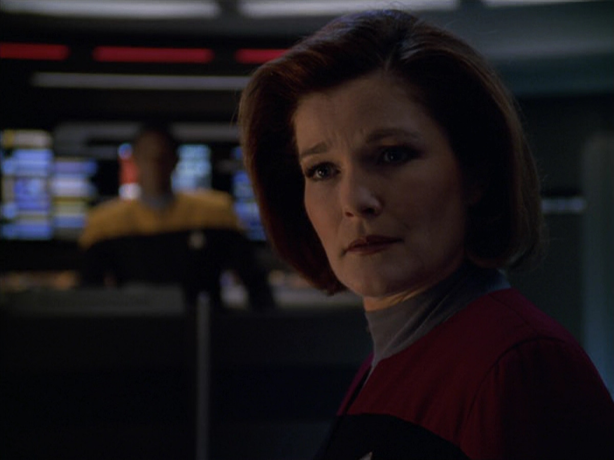 extant_StarTrek_VOY_5x19-TheFight_02855.jpg