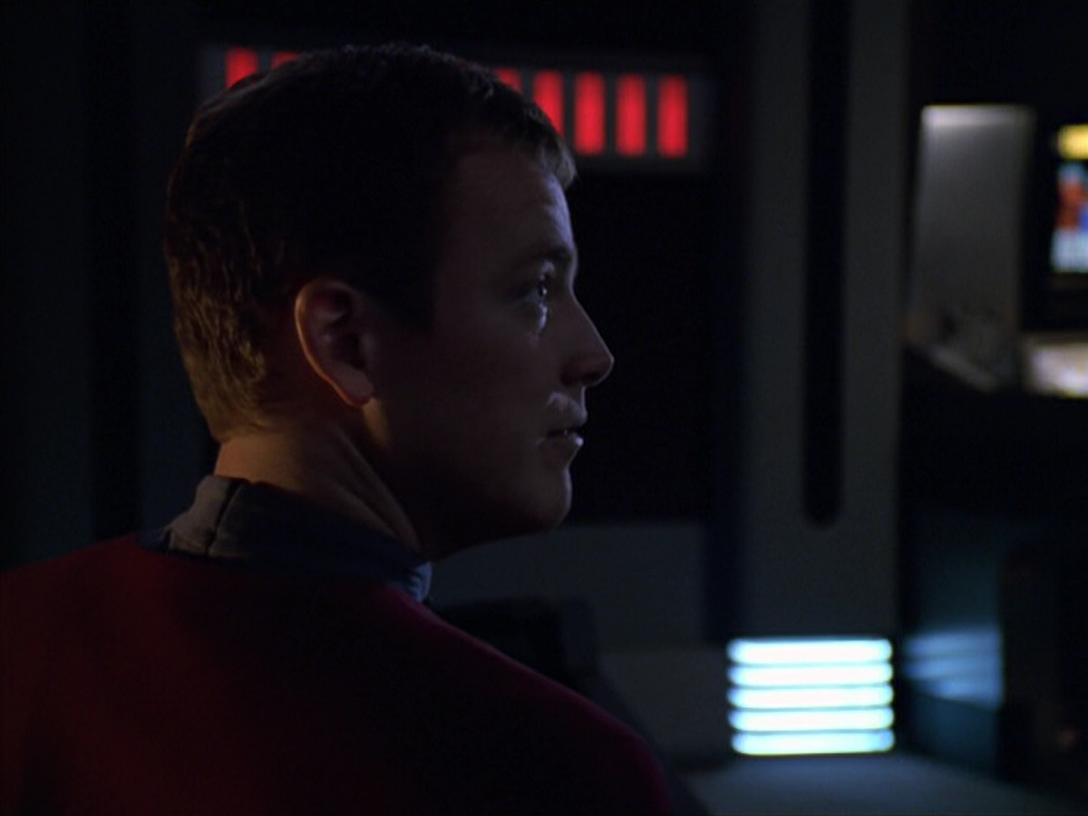 extant_StarTrek_VOY_5x19-TheFight_02862.jpg