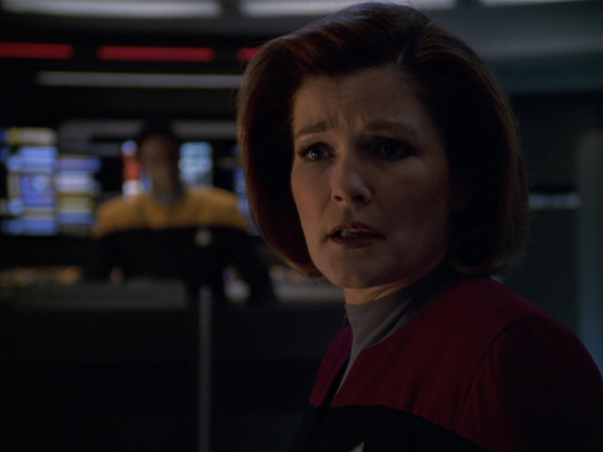 extant_StarTrek_VOY_5x19-TheFight_02867.jpg