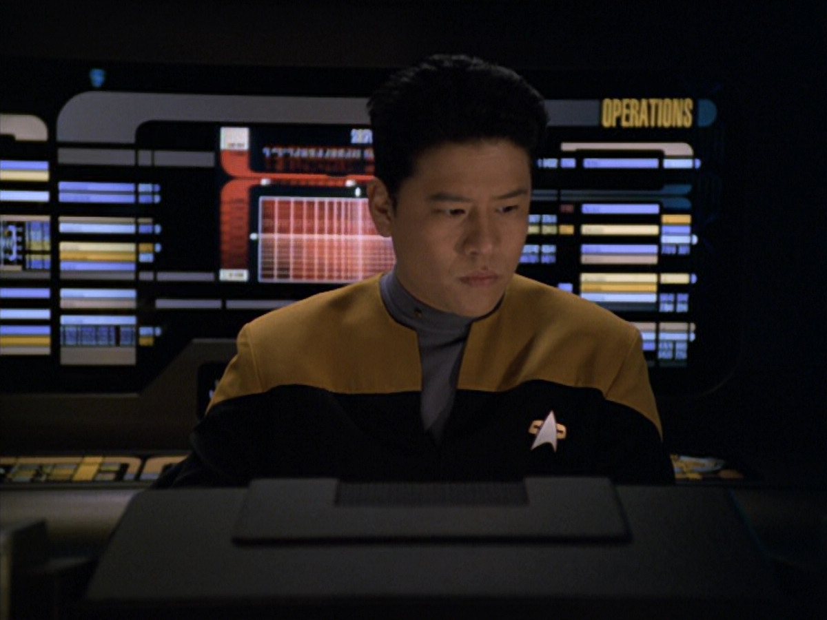 extant_StarTrek_VOY_5x19-TheFight_02868.jpg