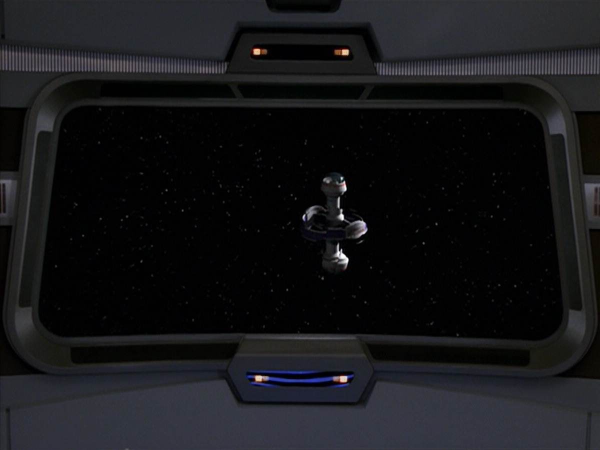 extant_StarTrek_VOY_5x19-TheFight_02872.jpg