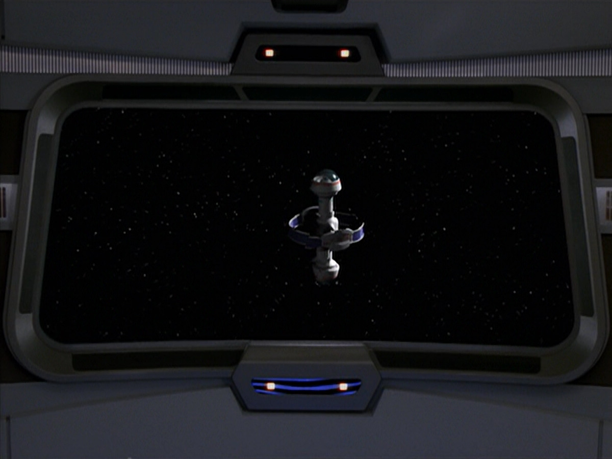 extant_StarTrek_VOY_5x19-TheFight_02874.jpg