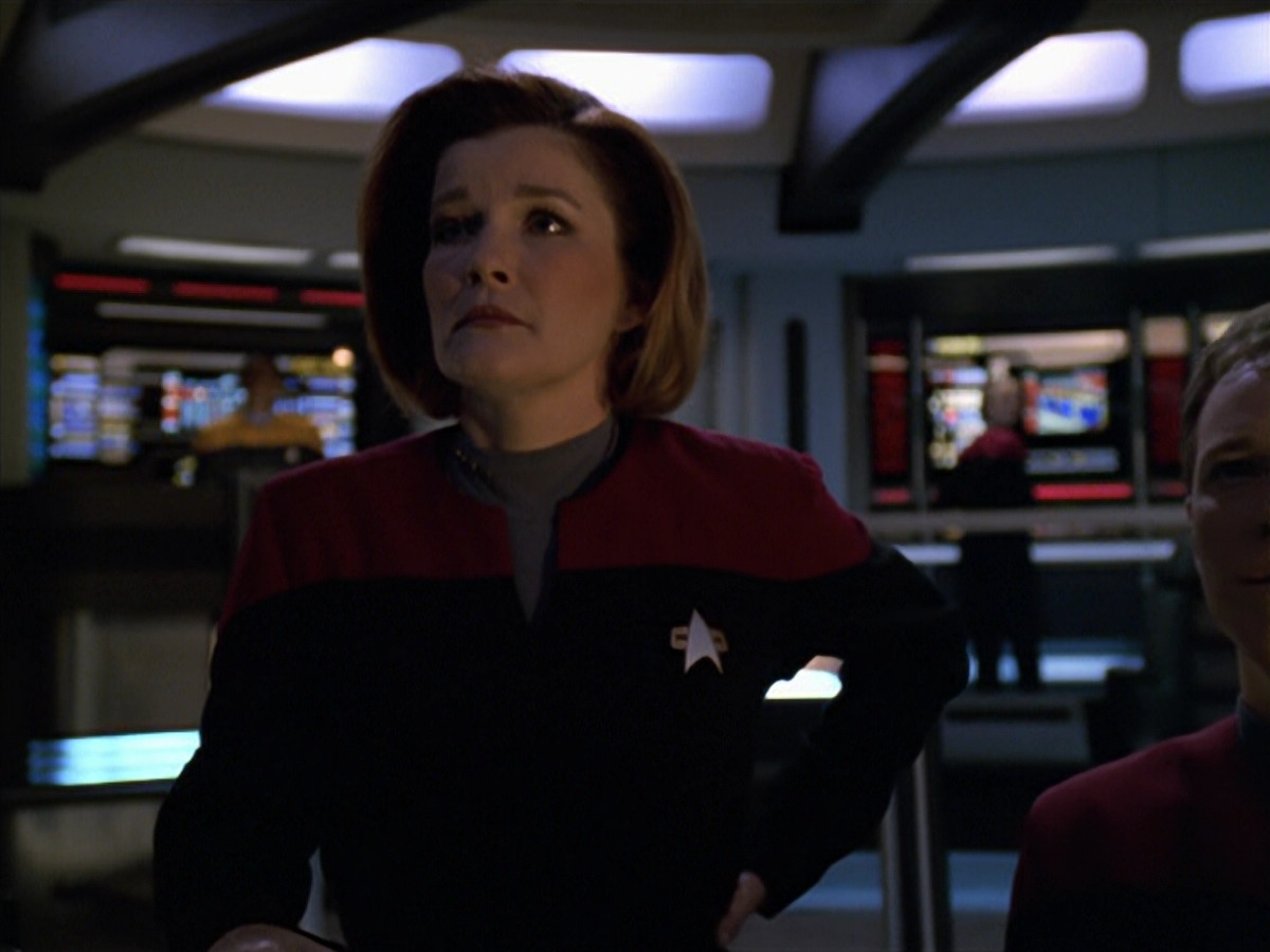 extant_StarTrek_VOY_5x19-TheFight_02886.jpg