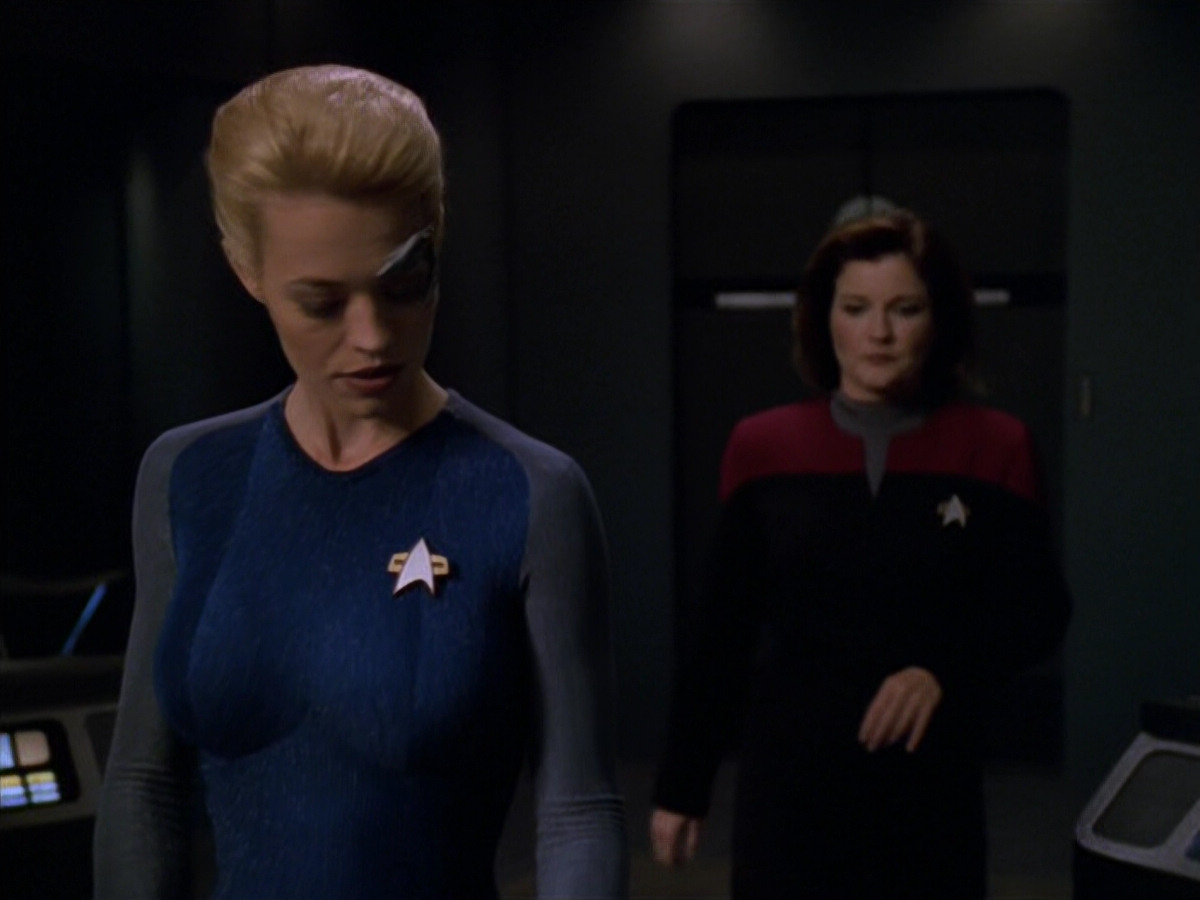 extant_StarTrek_VOY_5x19-TheFight_02905.jpg