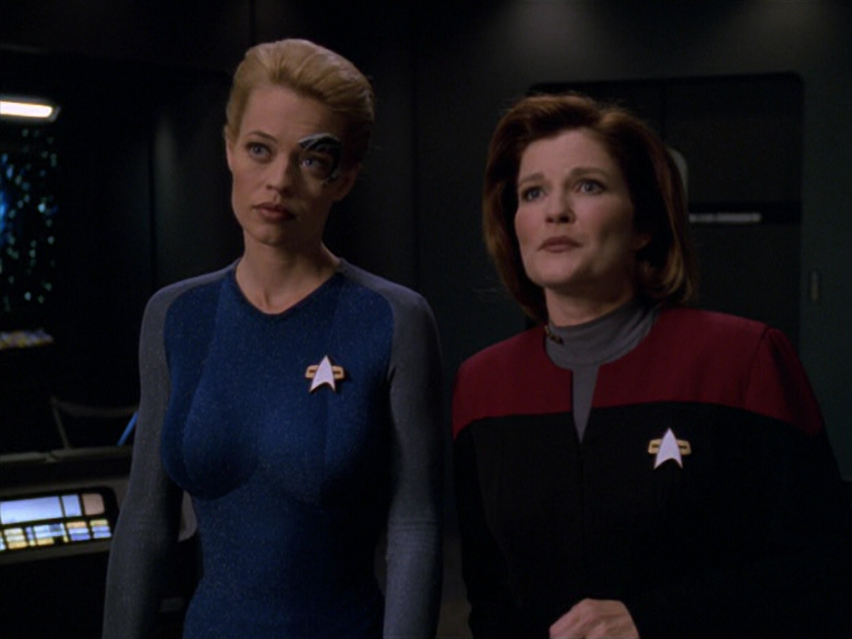 extant_StarTrek_VOY_5x19-TheFight_02914.jpg