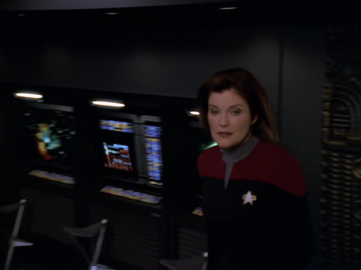 extant_StarTrek_VOY_5x19-TheFight_02947.jpg
