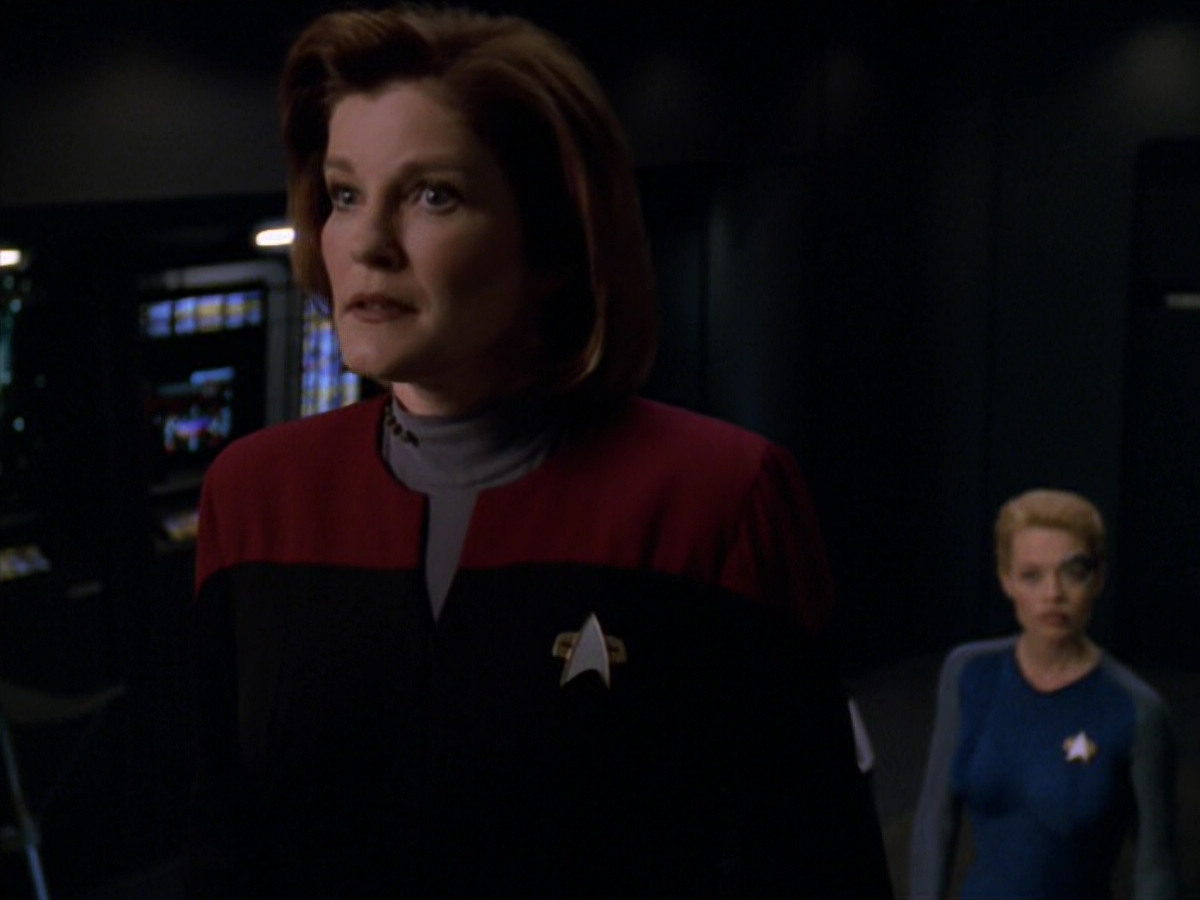 extant_StarTrek_VOY_5x19-TheFight_02952.jpg
