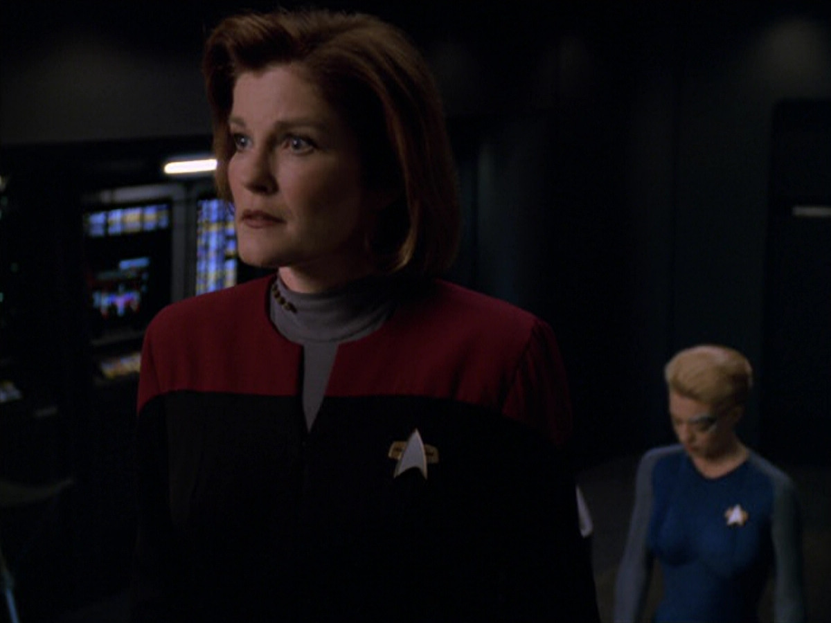 extant_StarTrek_VOY_5x19-TheFight_02954.jpg