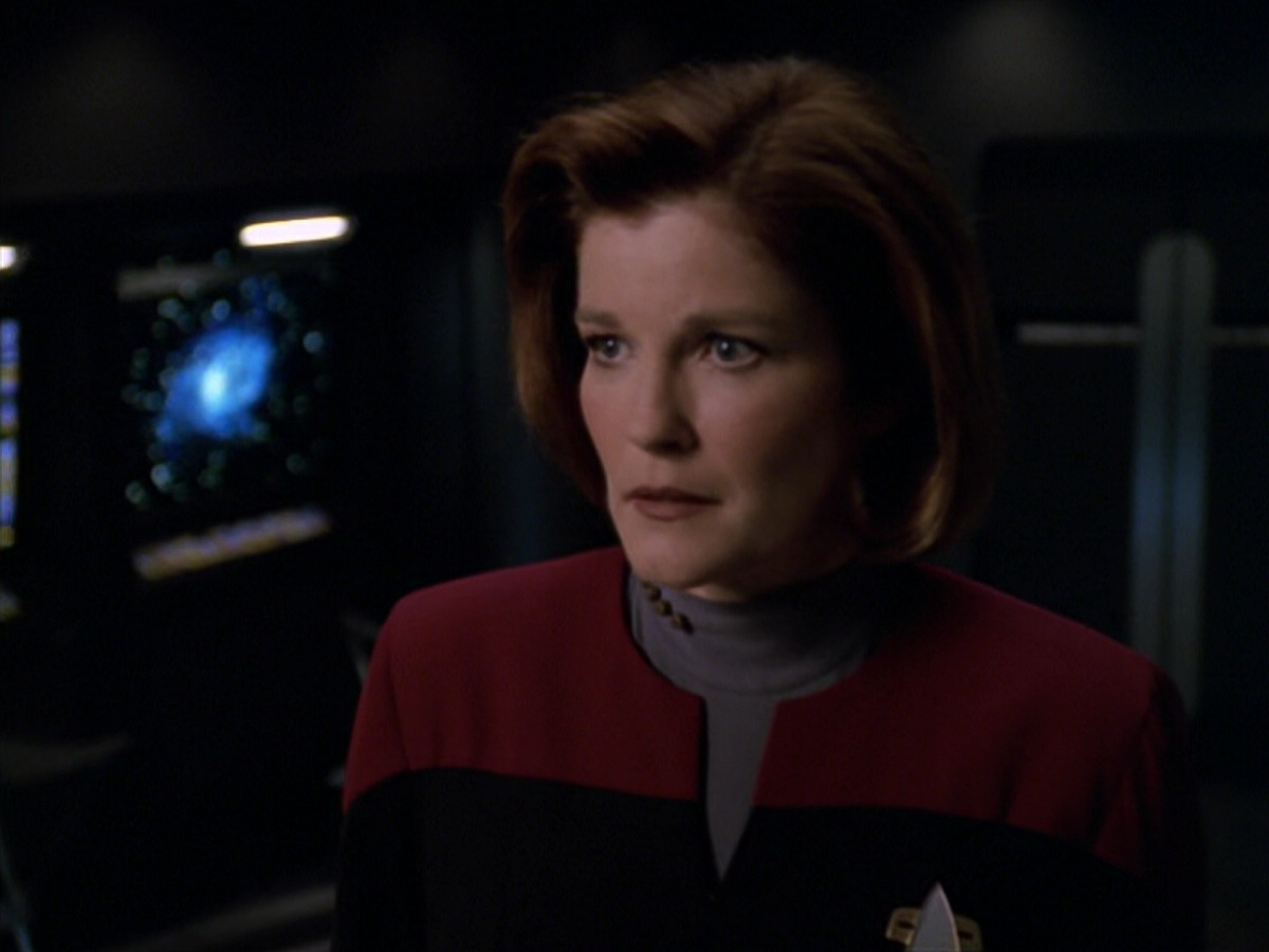 extant_StarTrek_VOY_5x19-TheFight_02960.jpg