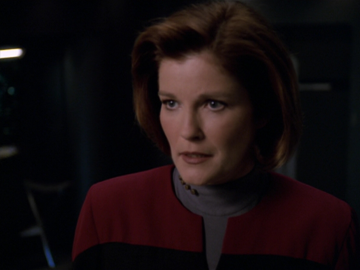 extant_StarTrek_VOY_5x19-TheFight_02965.jpg