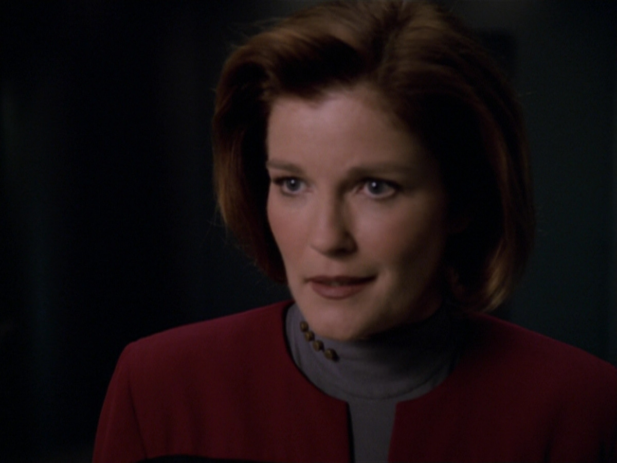 extant_StarTrek_VOY_5x19-TheFight_02970.jpg