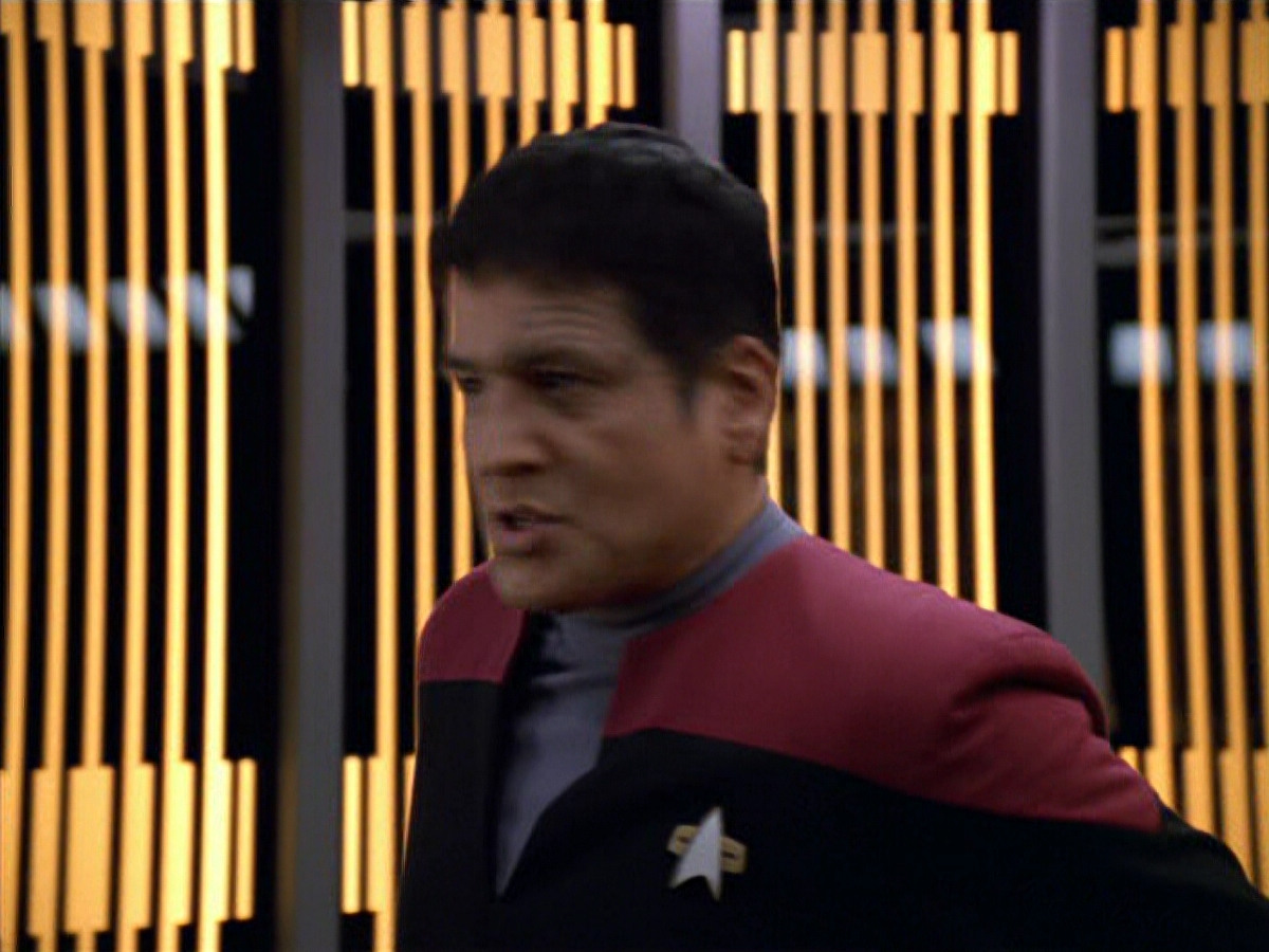 extant_StarTrek_VOY_5x19-TheFight_02995.jpg
