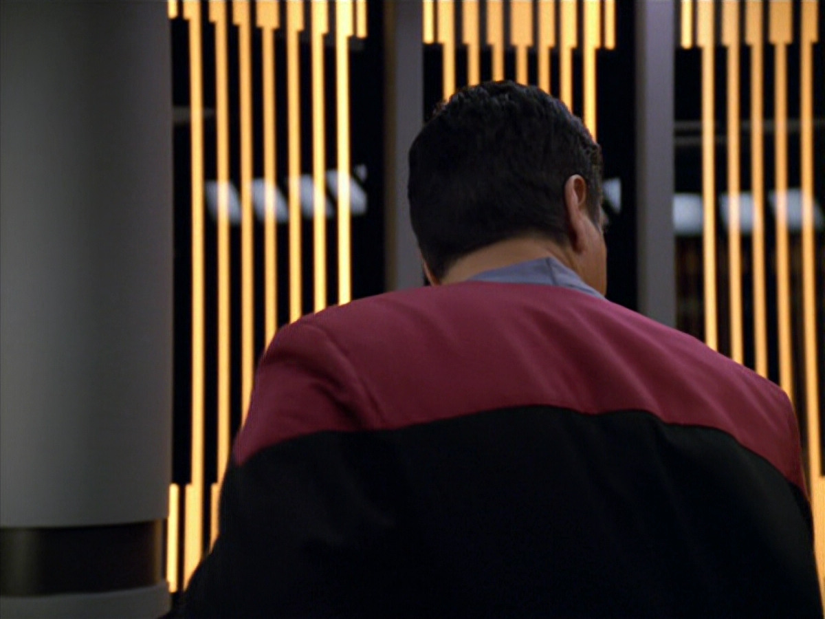 extant_StarTrek_VOY_5x19-TheFight_02996.jpg
