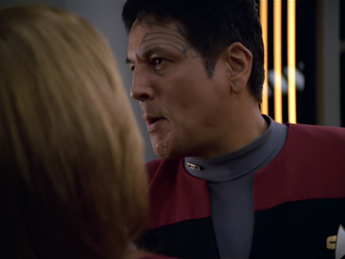extant_StarTrek_VOY_5x19-TheFight_03019.jpg