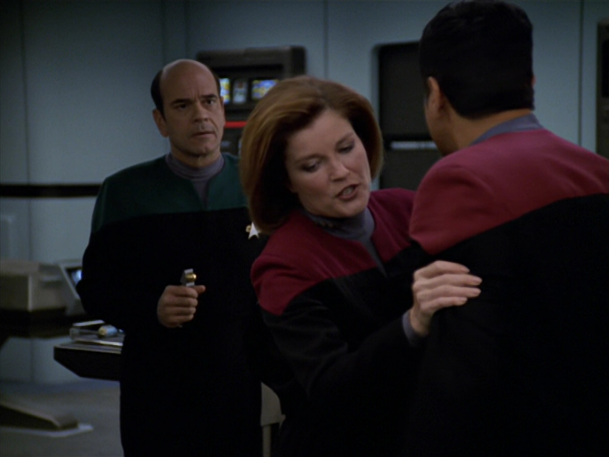 extant_StarTrek_VOY_5x19-TheFight_03022.jpg