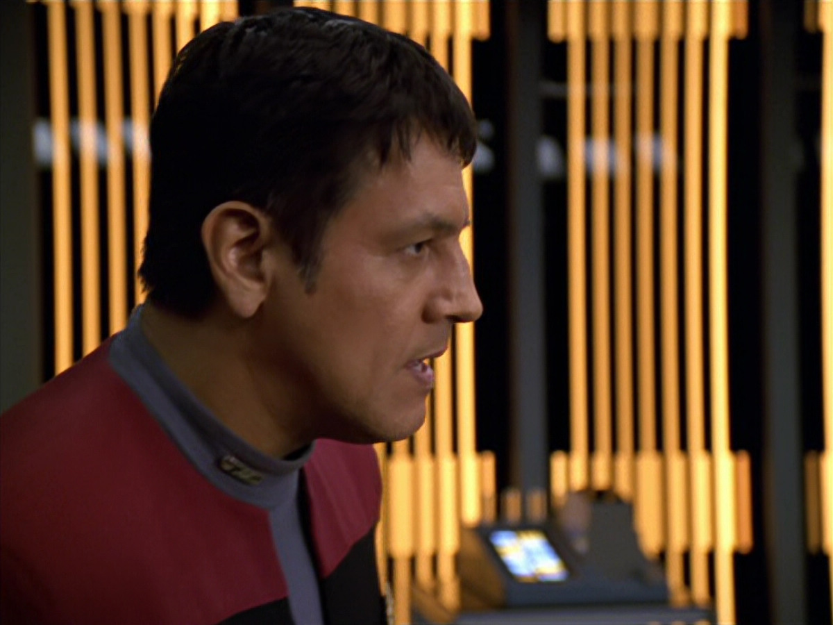 extant_StarTrek_VOY_5x19-TheFight_03067.jpg