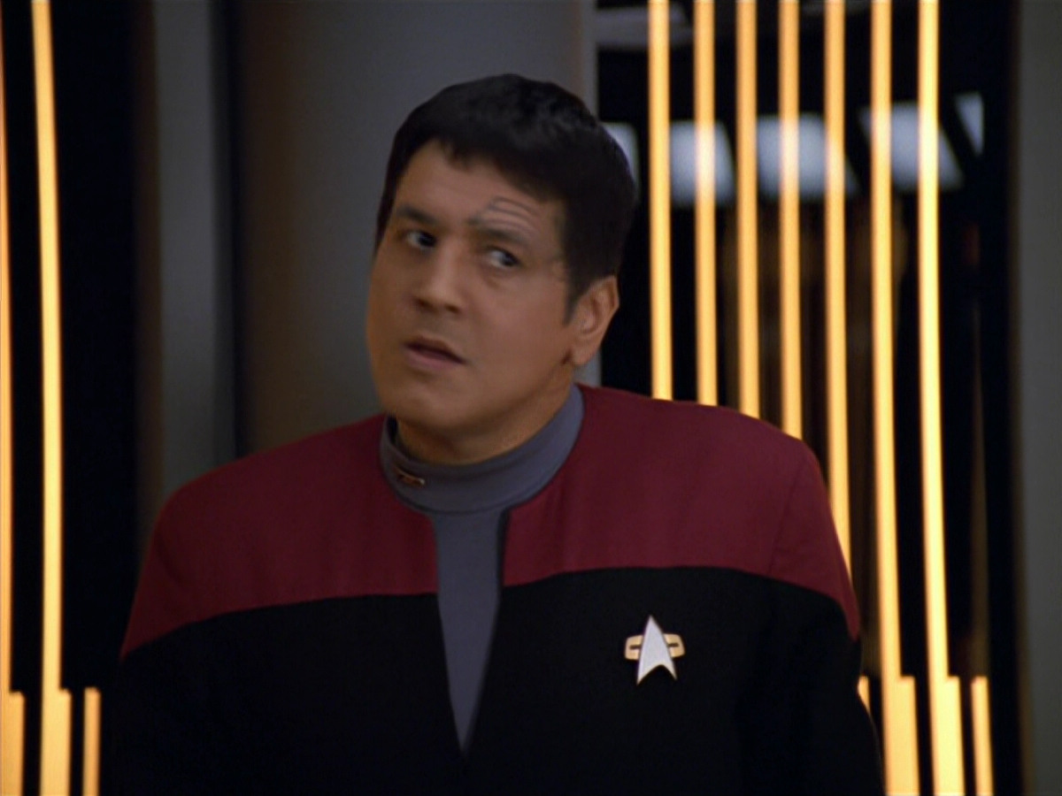 extant_StarTrek_VOY_5x19-TheFight_03092.jpg
