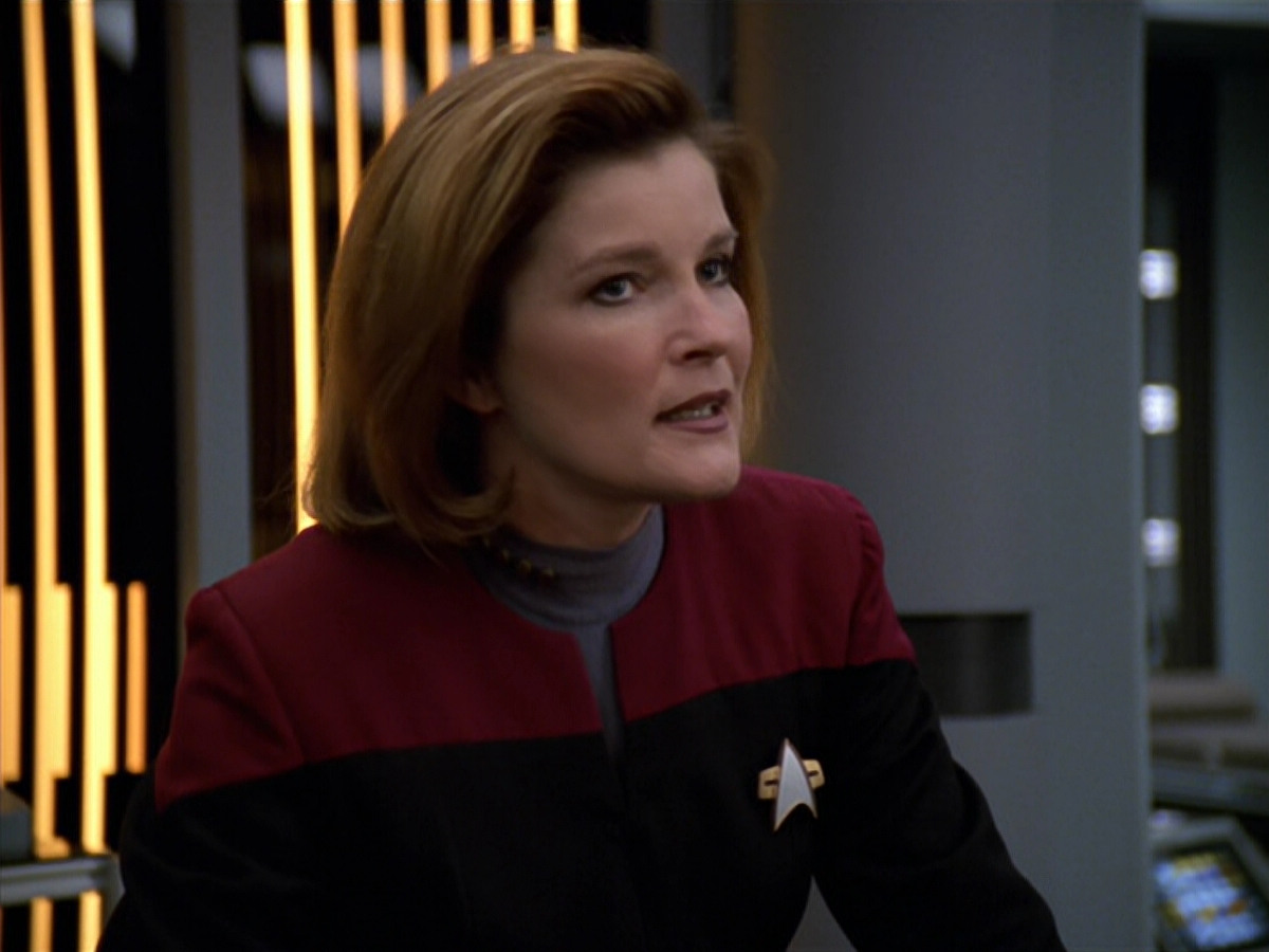 extant_StarTrek_VOY_5x19-TheFight_03100.jpg
