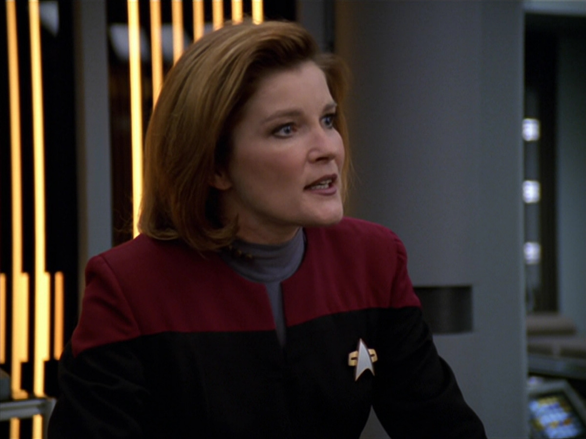 extant_StarTrek_VOY_5x19-TheFight_03102.jpg